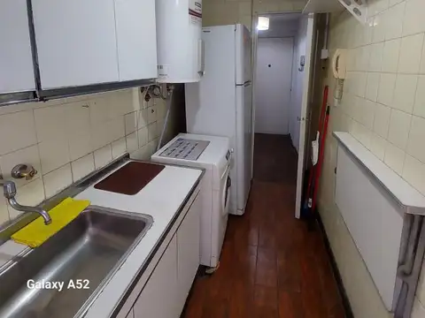 TRIBUNALES - ALQUILER MONTEVIDEO 764 - 2 AMB AMPLIOS 42m2 - $600.000 + EXP $94.000