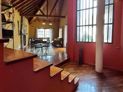 Casa en venta, 6 ambientes, única. Ramos Mejía