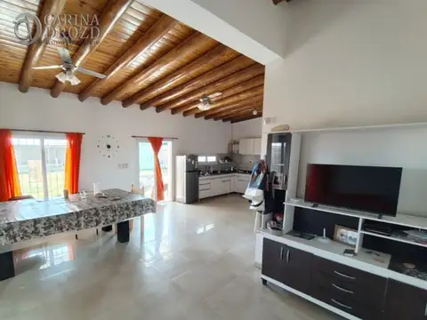 Casa 5 ambientes con 3 baños