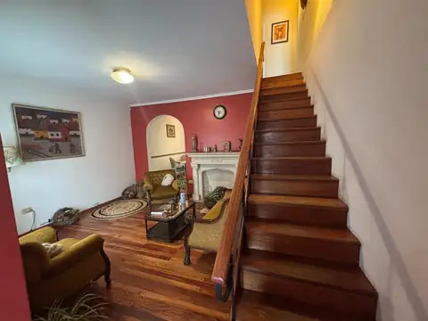 Depto Tipo Casa 3 ambientes con 2 baños