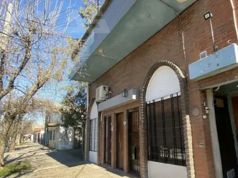 Ayacucho 400  entre R. Alfonsin y Centenario