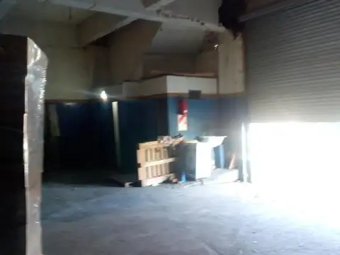 Galpon en Venta en Pompeya, USD 300.000