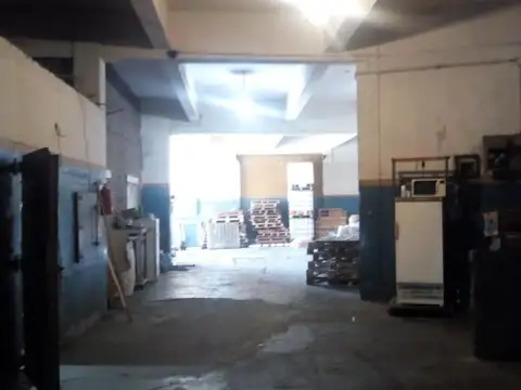 Galpon en Venta 37  mts Fondo