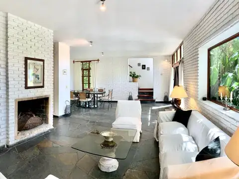 Casa en Alquiler Temporal en Playa Mansa, USD 8.000