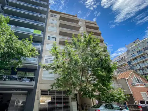 VENTA SEMIPISO 3 AMBIENTES AL CFTE BALCÓN COCHERA CUBIERTA