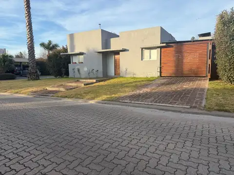 Casa en Funes