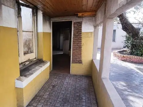 Casa en Venta en Isidro Casanova, USD 99.000