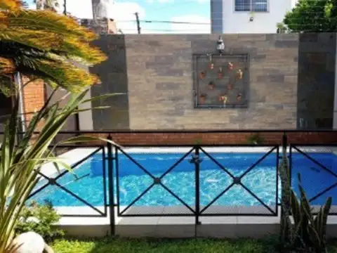 Casa 6 ambientes con 4 baños