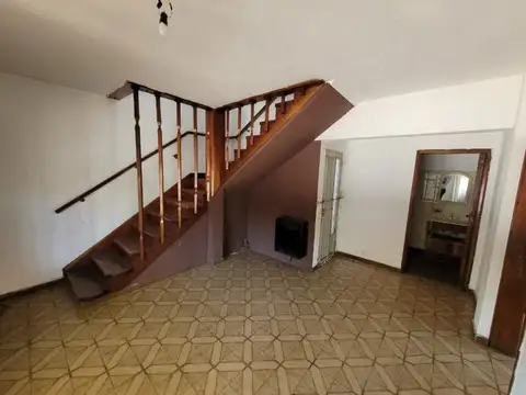 Depto Tipo Casa en Venta con 1 cocheras