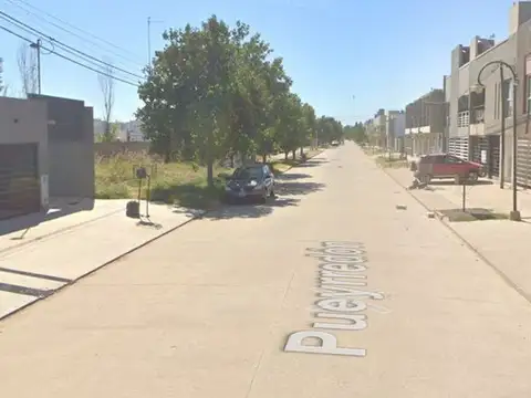 VENTA Cochera techada barrio facultad