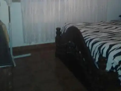 Casa en venta - 2 Dormitorios 1 Baño - 207Mts2 - Lanús