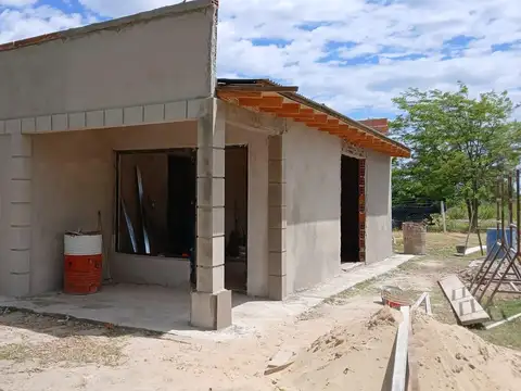 Casa en construcion a la venta en Diego Gaynor