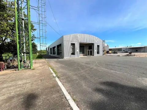 Oficina en Alquiler con 4 cocheras