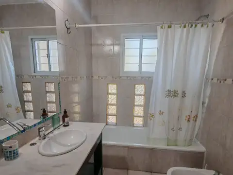 Depto Tipo Casa 3 ambientes con 2 baños