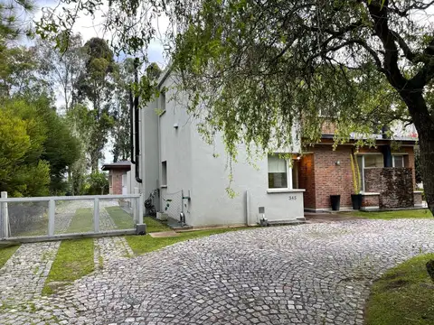 Casa en Alquiler de 3 dormitorios