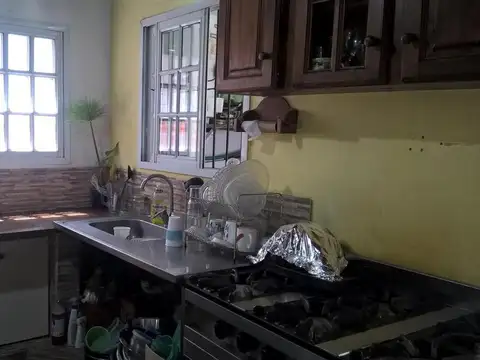 Casa 4 ambientes con 1 baño