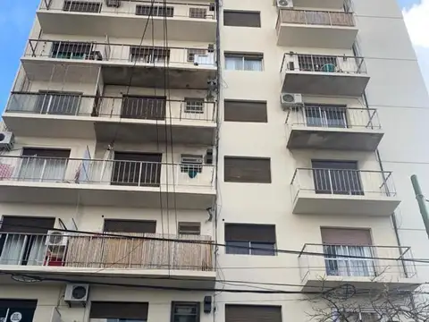 25 De Mayo 100, Piso 6°