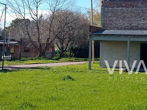 512 esquina 136 Gonnet La Plata - Venta Galpón + Lote + construcción