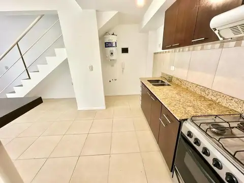 Departamento en Alquiler en Castelar Sur, $ 450.000