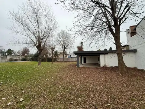 Casa en Venta con 5 cocheras