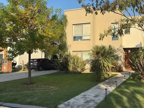 Casa Alquiler Tres Dormitorios Pileta Barrio San Alfonso Pilar del Este 