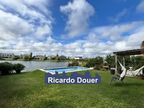Casa  en Venta a la laguna en El Cantón, Escobar, G.B.A. Zona Norte