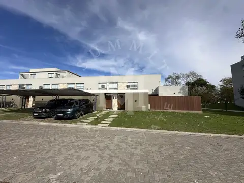 Casa en Alquiler de 3 dormitorios