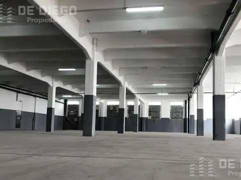 Deposito en alquiler 1400 m2 predio con seguridad Quilmes