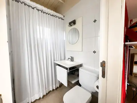 Casa 6 ambientes con 4 baños