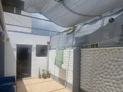CASA EN VENTA FISHERTON. DONADO 183 BIS. 2 DORMIT. PATIO