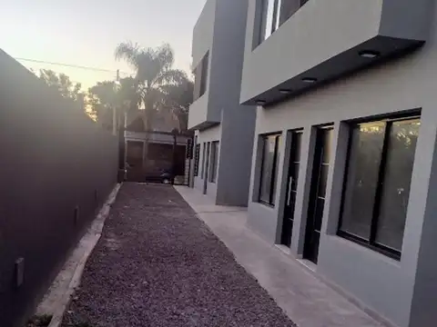 Depto Tipo Casa en Venta de 3 ambientes