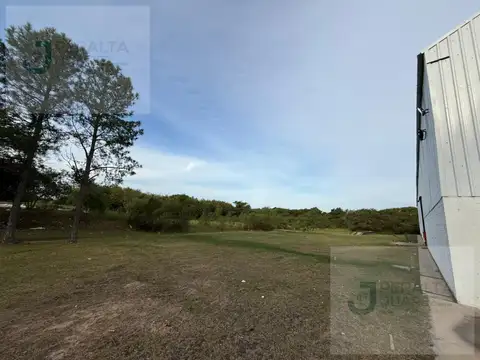 Depósito de 3.000m2 a estrenar sobre autovia 16 Resistencia