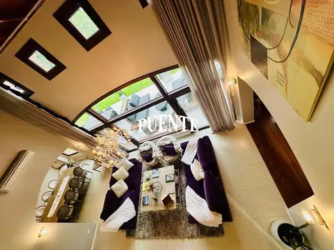 Casa 9 ambientes con 6 baños