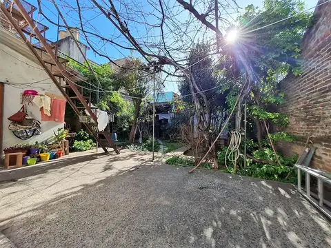 CASA DE 3 AMBIENTES  LOTE 8,60 X 26 A REFACCIONAR/DEMOLER