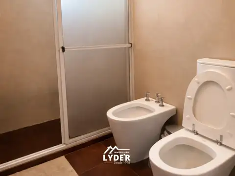 Depto Tipo Casa 8 ambientes con 4 baños