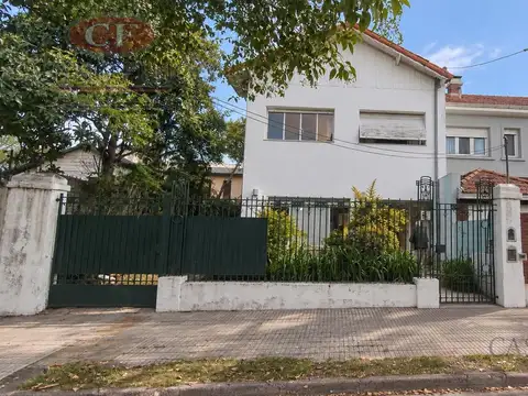 Parana al 800 - Muy linda casa a actualizar en La Lucila