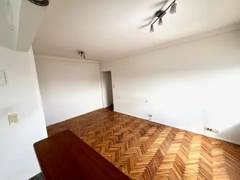 VENTA DPTO MUY LUMINOSO 3 AMB CONTRA FRENTE