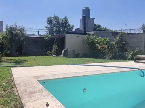 Venta Casa con pileta quincho La reja APTO CREDIT0