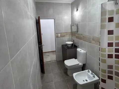 Casa 2 dormitorios con pileta (Lomas de Alicia)