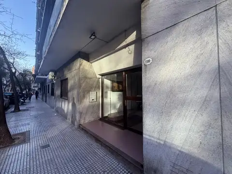 Presidente Luis Sáenz Peña 1100, Piso 1