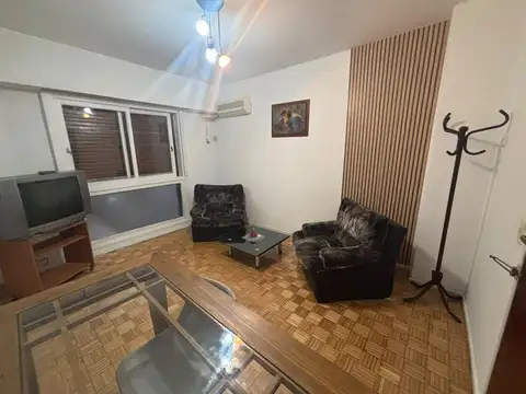 Presidente Luis Sáenz Peña 1100, Piso 1