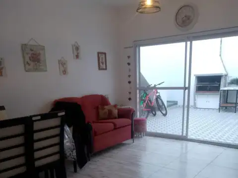 PH en venta - 2 Dormitorios 1 Baño - Pompeya