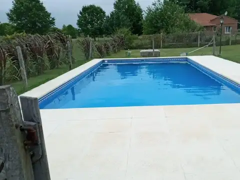 Casa en Alquiler con 2 cocheras
