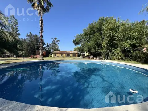 VENTA | Confortable CASA RECICLADA c/Jardin y gran Pileta + Cabaña Nueva