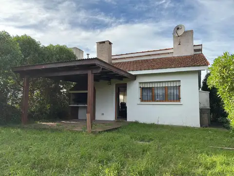 VENTA CASA PINAMAR OSTENDE 260 M2