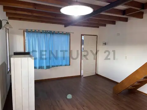 Casa 10 ambientes con 4 baños