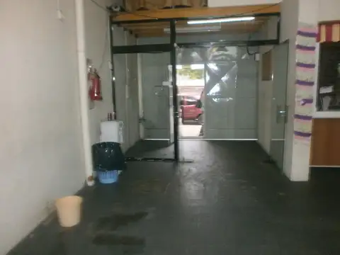 Galpon tipo salon Lanus Este centro