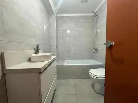 Venta departamento monoambiente con patio en Recoleta.