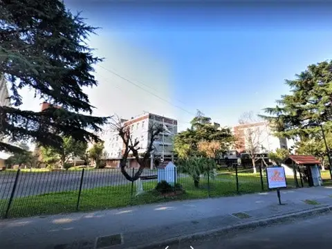 Av. mitre entre 15 y 16 n°1550