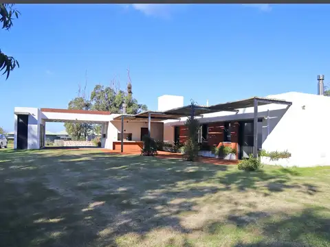 Casa 4 ambientes con 3 baños